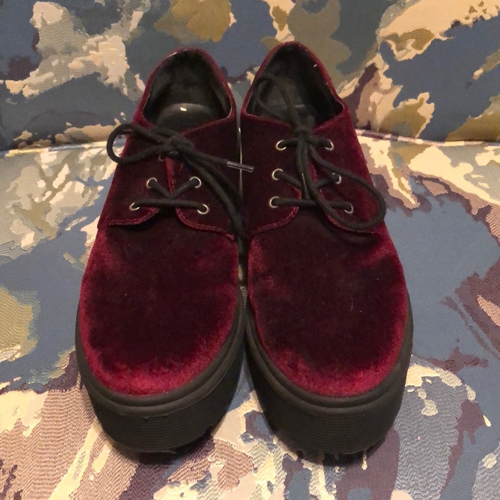 * Available Until 10/31/2021* Forever 21 burgundy velvet platform shoes